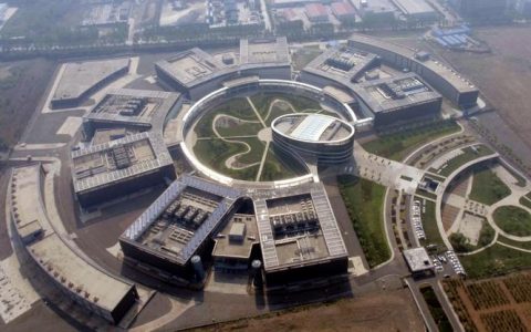 年均PUE 1.1的百度首个自建的超大型数据中心是什么水平？