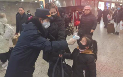 返工潮开始，检测人员配“枪”！这次测体温，似乎与想象中的不太一样！