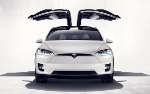 黑客曝光特斯拉自动驾驶技术：可识别交通信号指示！