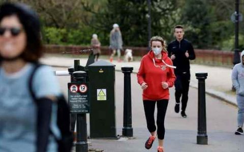 英国取消手机数据流量上限！希望群众留在家中不要出门！