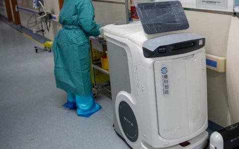 新冠肺炎病毒战役，人工智能医疗机器人是当之无愧的大功臣！