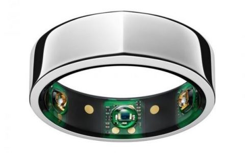 Oura Ring智能戒指与普通穿戴设备不同，能测出人体温是否正常发烧状态！