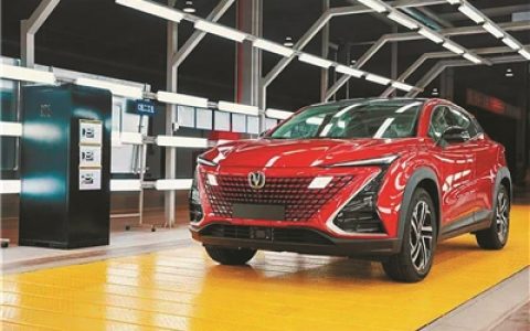 长安UNI-T先享车首发：可识别驾驶员眨眼和打哈欠！