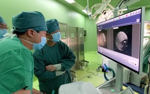 天智航公司第二代骨科导航机器人在海淀医院进行首场手术！