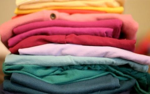 日本科技公司研发出自动叠衣服机器人！