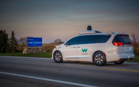 Waymo CEO：全自动驾驶汽车的部署脚步依然缓慢且蹒跚！