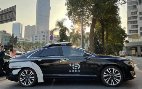 元戎启行 Robotaxi 试乘体验：这俨然就是一个老司机！