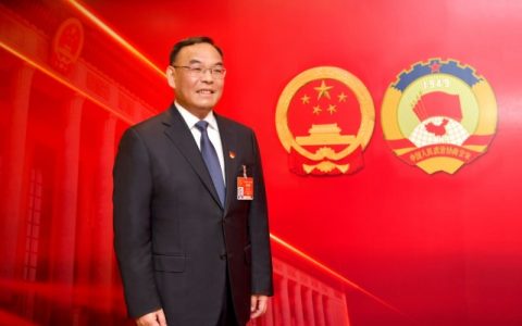 ​为千行百业注智赋能，5G发展如何“落子”？看看这位全国人大代表开的“药方”！