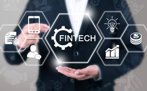 金融科技转型的方向是让金融回归金融，让科技回归科技！