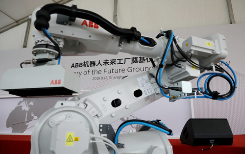 智能制造助力低碳化转型 机器人显身手