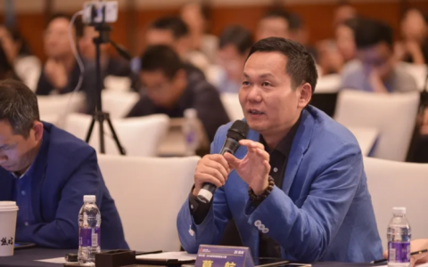 创始人减持套现、老牌企业玩跨界，「市值腰斩」的医疗信息化还有救吗？