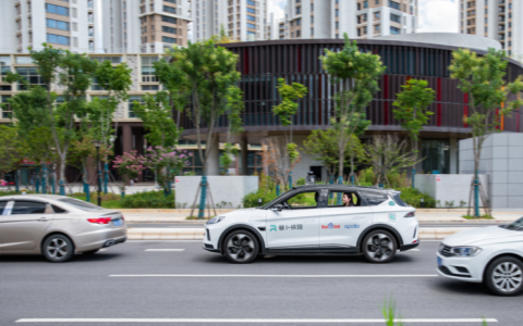 中国自动驾驶政策全球领跑，两城率先开展全无人商业运营