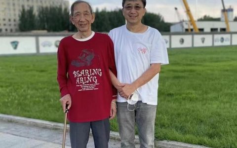 90年代「最好基因测序算法」发明人徐鹰：AI生命科学的30年快意人生