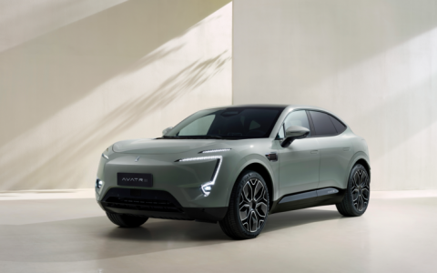 阿维塔11正式上市，长安汽车后发欲先至？