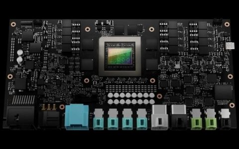 英伟达「史诗级」自动驾驶芯片亮相！算力2000TOPS，兼容座舱娱乐功能