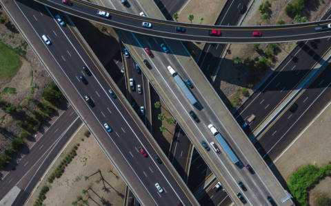 悠跑科技发布中国首个可量产全线控滑板底盘，首款产品年底启动交付