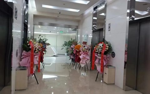 王慧文的光年之外开张，四家大模型抢开发布会，新科技革命如火如荼