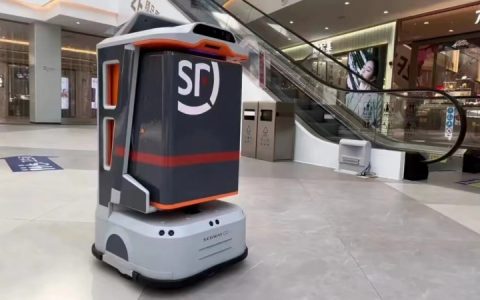 顺丰近日在无锡投用了商场楼宇智能配送机器人“方糖”