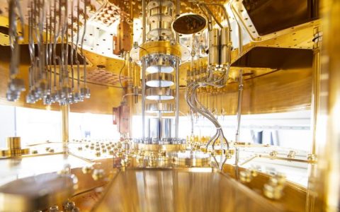 混合量子-经典计算迈出了重要一步