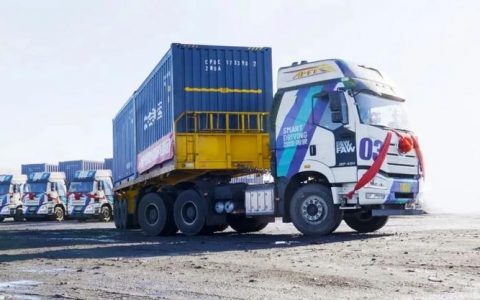 左手「算法」，右手「前装」，挚途攻破自动驾驶商用车困局