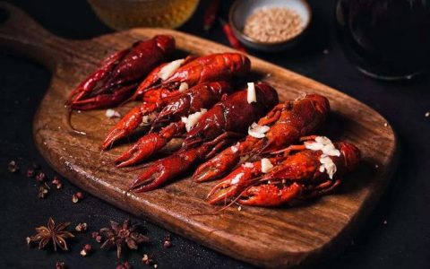 罗永浩首播卖掉46万盒，信良记小龙虾是怎么火起来的？