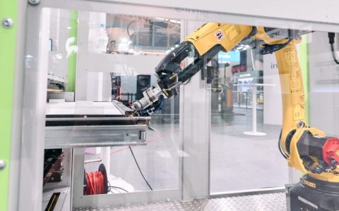 谷歌正式进军工业机器人AI领域——这一次，它动真格了